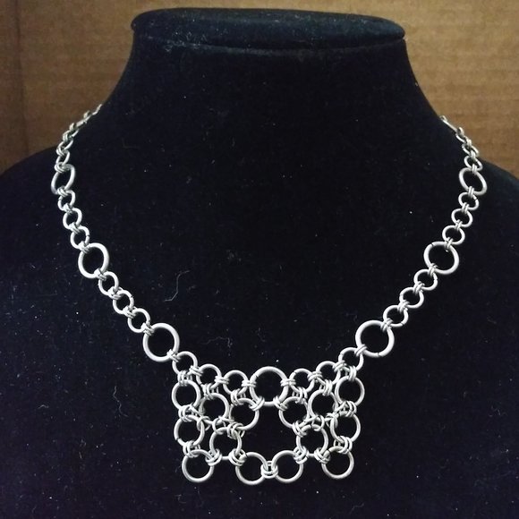 Simple Elegance Chainmail Weave Shield Necklace - Picture 1 of 13